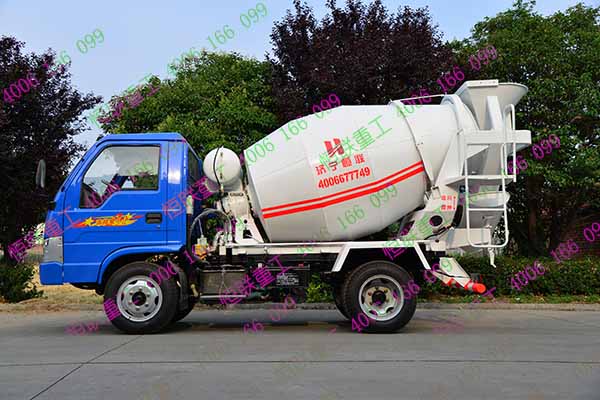 小型攪拌車經(jīng)過(guò)五征農(nóng)用車改裝